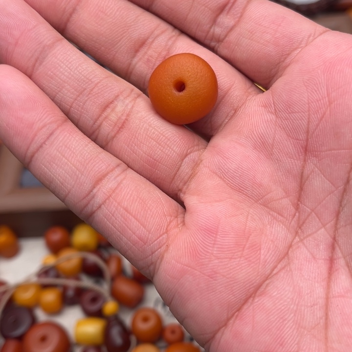 M***y琥珀未镶嵌裸石蜜蜡墩子