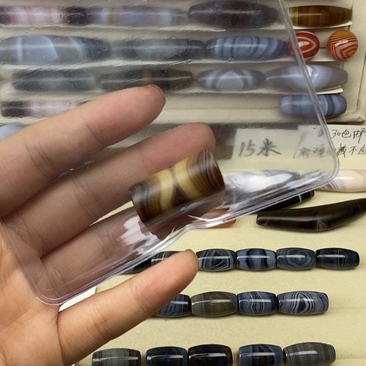 花***间玛瑙/玉髓合金颈饰