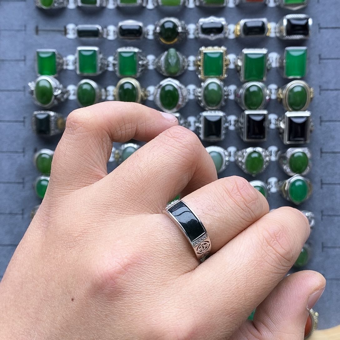 和田玉戒指银S925镶嵌爱**榴