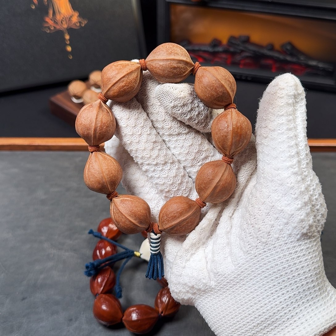 2.2*2.8大尺寸原生态梅林铁核手串