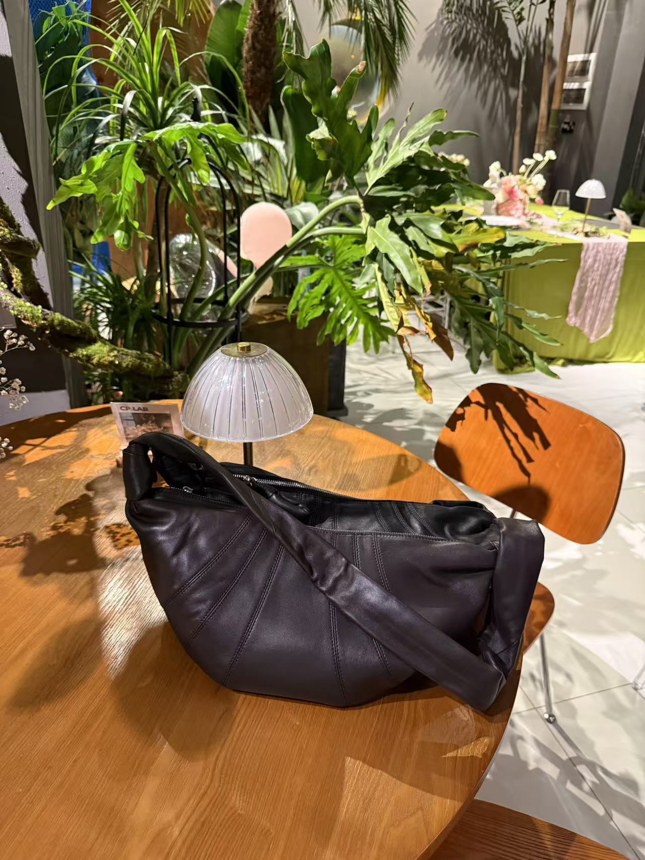 【慕懿时袋】2025经典高级时尚中号牛角可颂包斜挎慵懒袋女士