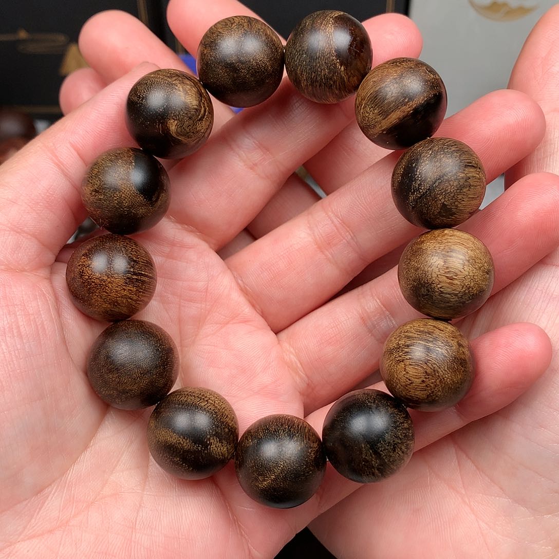 沉香手串奋**…越南芽庄白棋楠玉化留疤