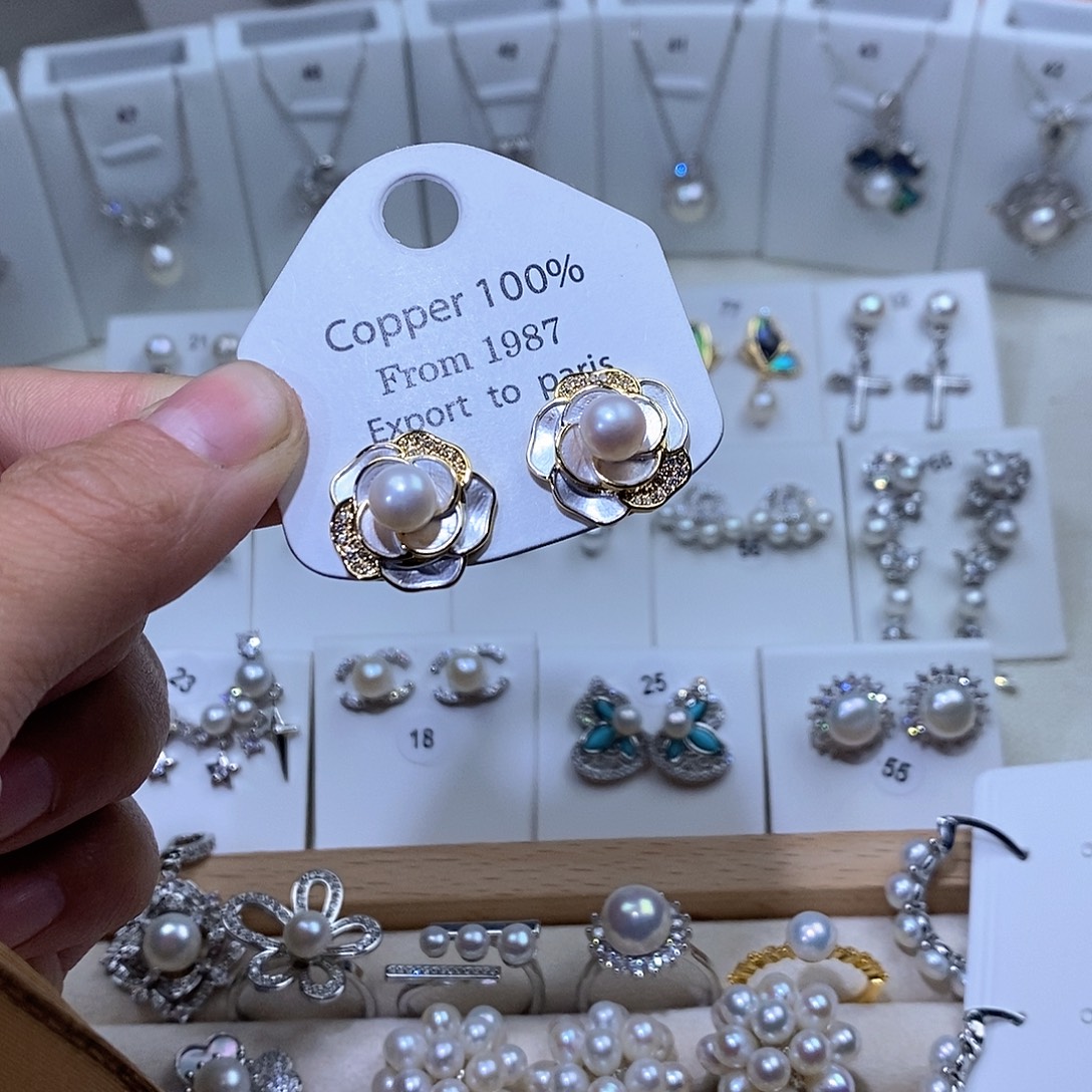 淡水珍珠耳饰未镶嵌