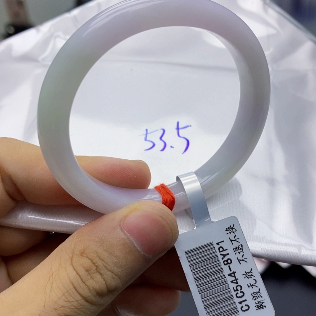 翡翠手镯未镶嵌翡翠手镯