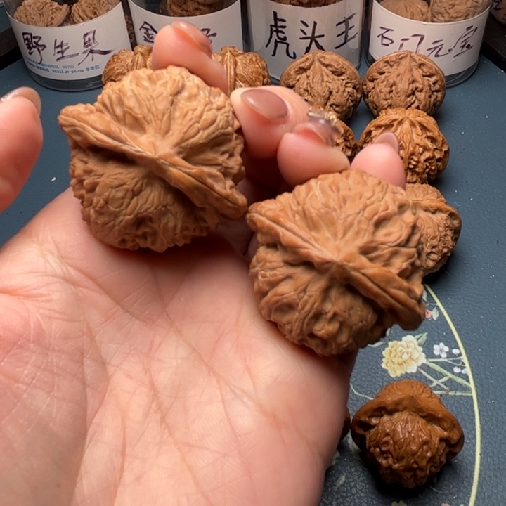 文玩核桃把件 40全品宫灯