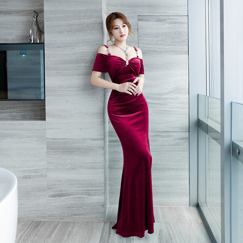 高贵礼服气质优雅名媛宴会礼服2025年红色性感包臀开叉修身敬酒服