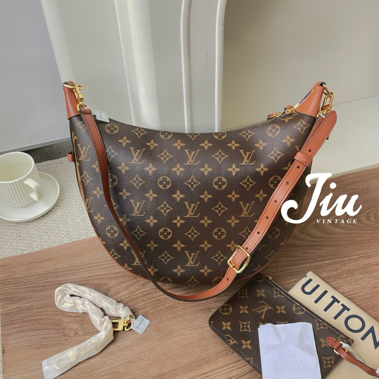 99新 LouisVuitton/路易威登 老花loop hobo大月亮尘袋CG17-0022