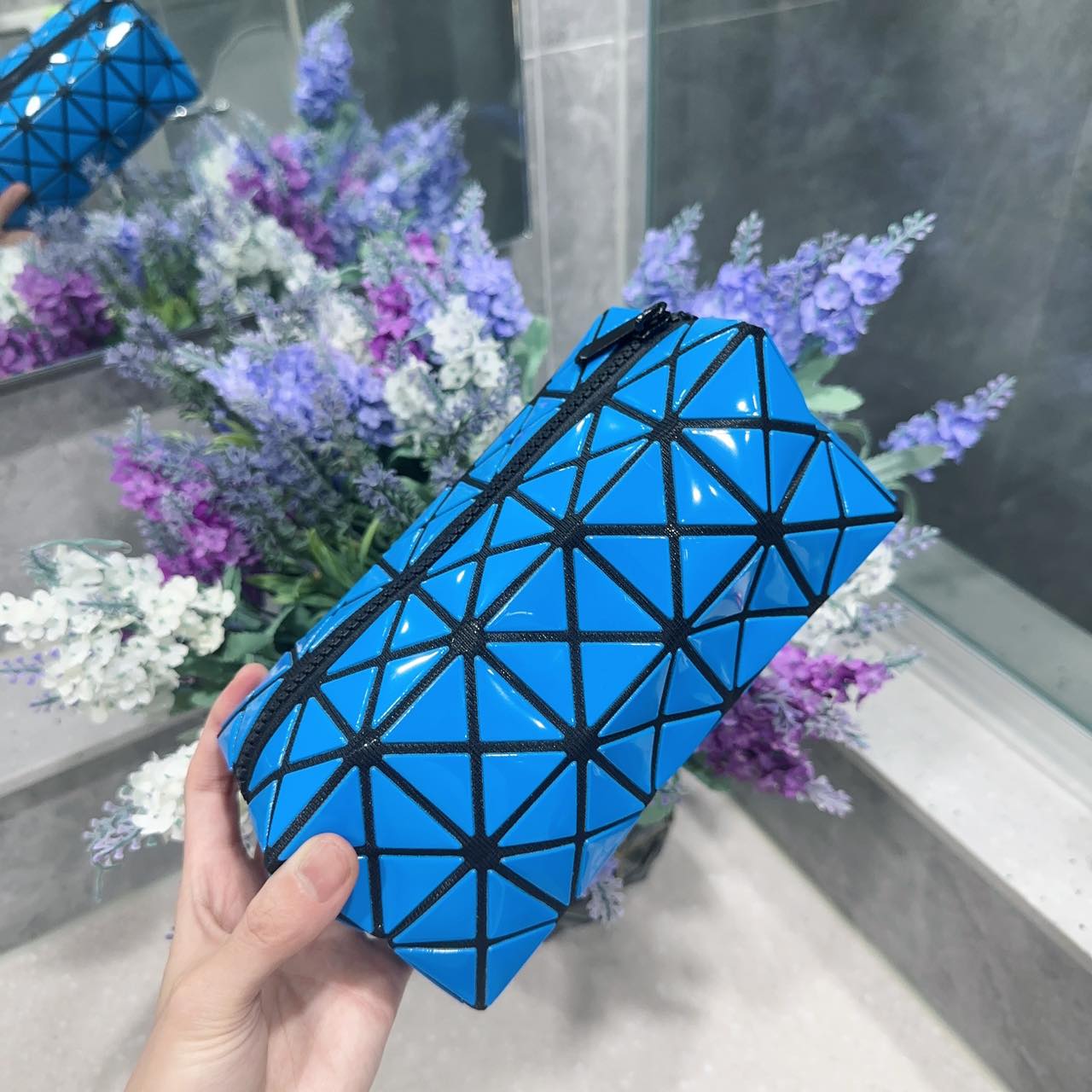 高级感爆棚！创意折叠菱格百搭收纳化妆包（蓝色）