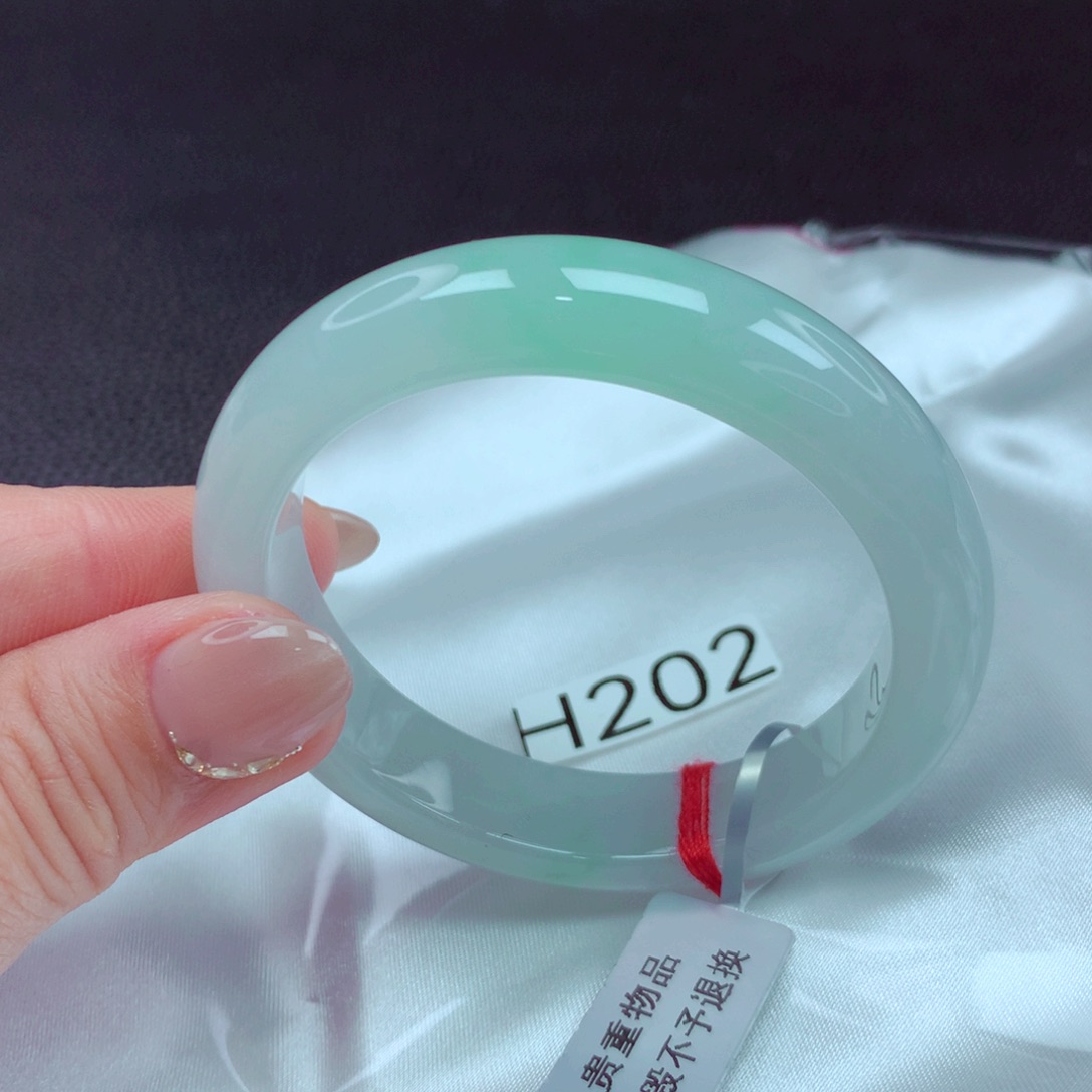 翡翠手镯未镶嵌手镯88