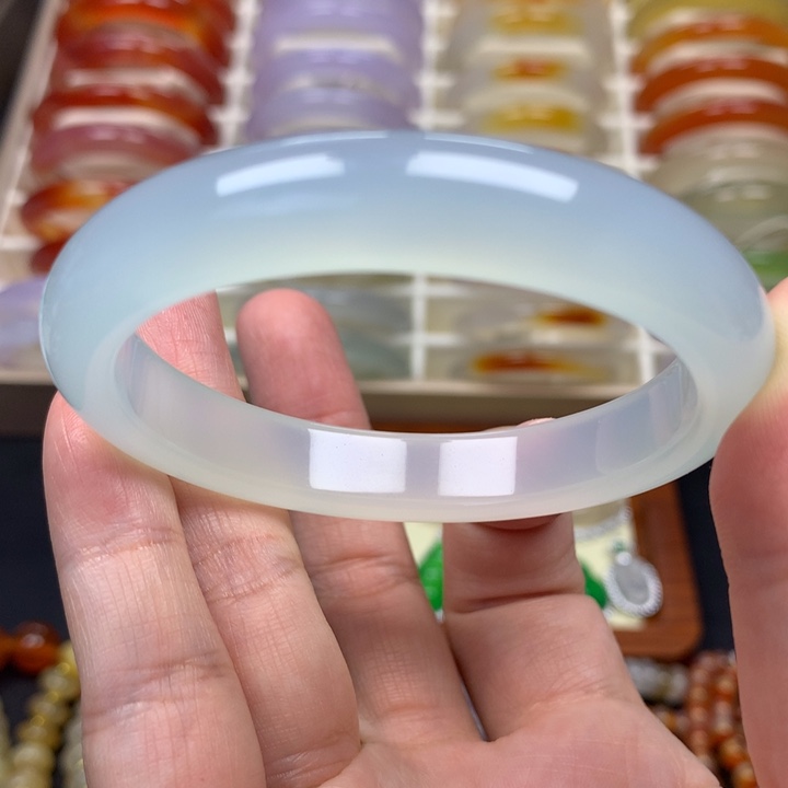 玛瑙/玉髓手镯未镶嵌