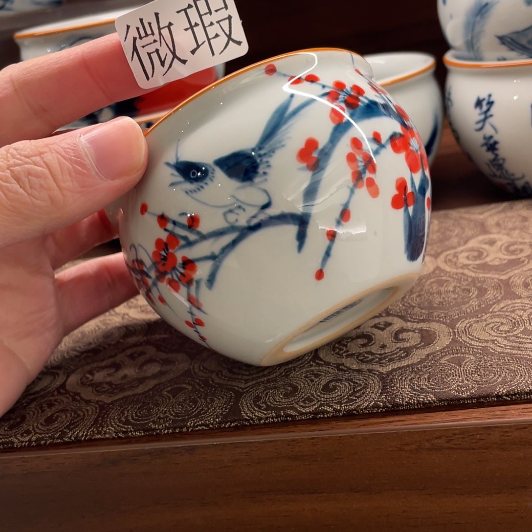 釉下手绘茶具微瑕