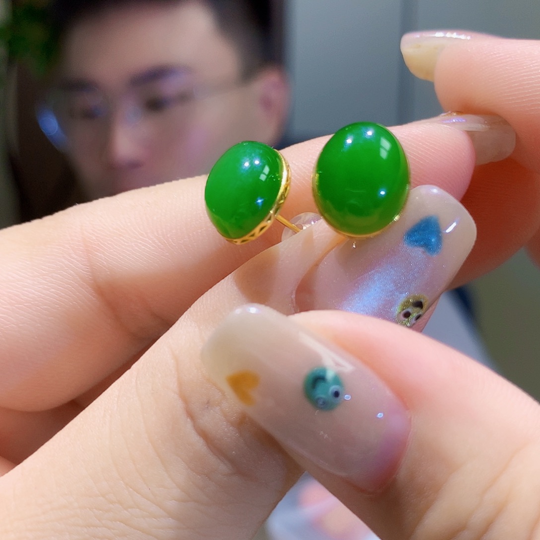 和田玉（碧玉）18K金镶嵌耳饰