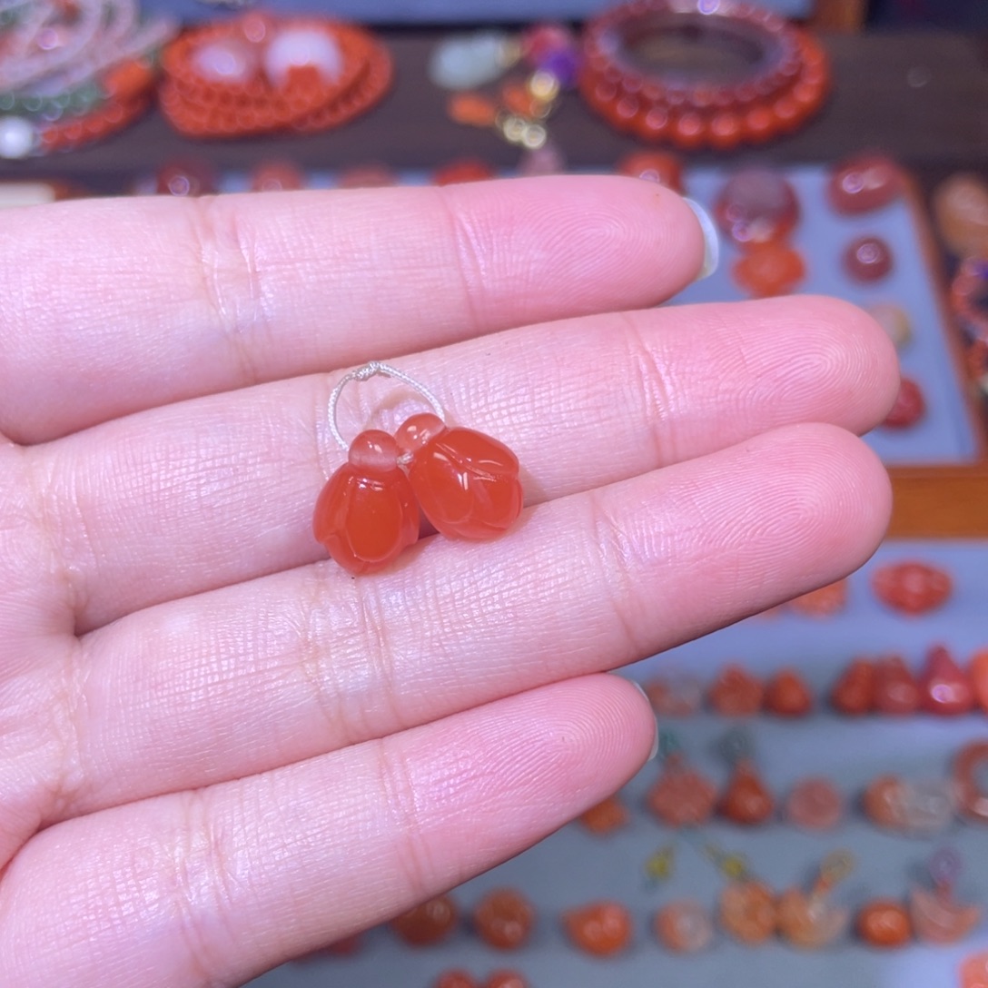 南红玛瑙未镶嵌玉兰花一对