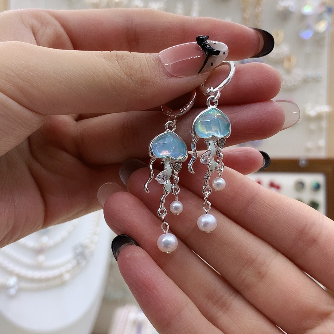 淡水珍珠银S925镶嵌耳饰