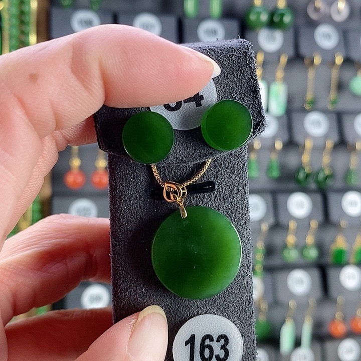 和田玉耳饰18K金镶嵌