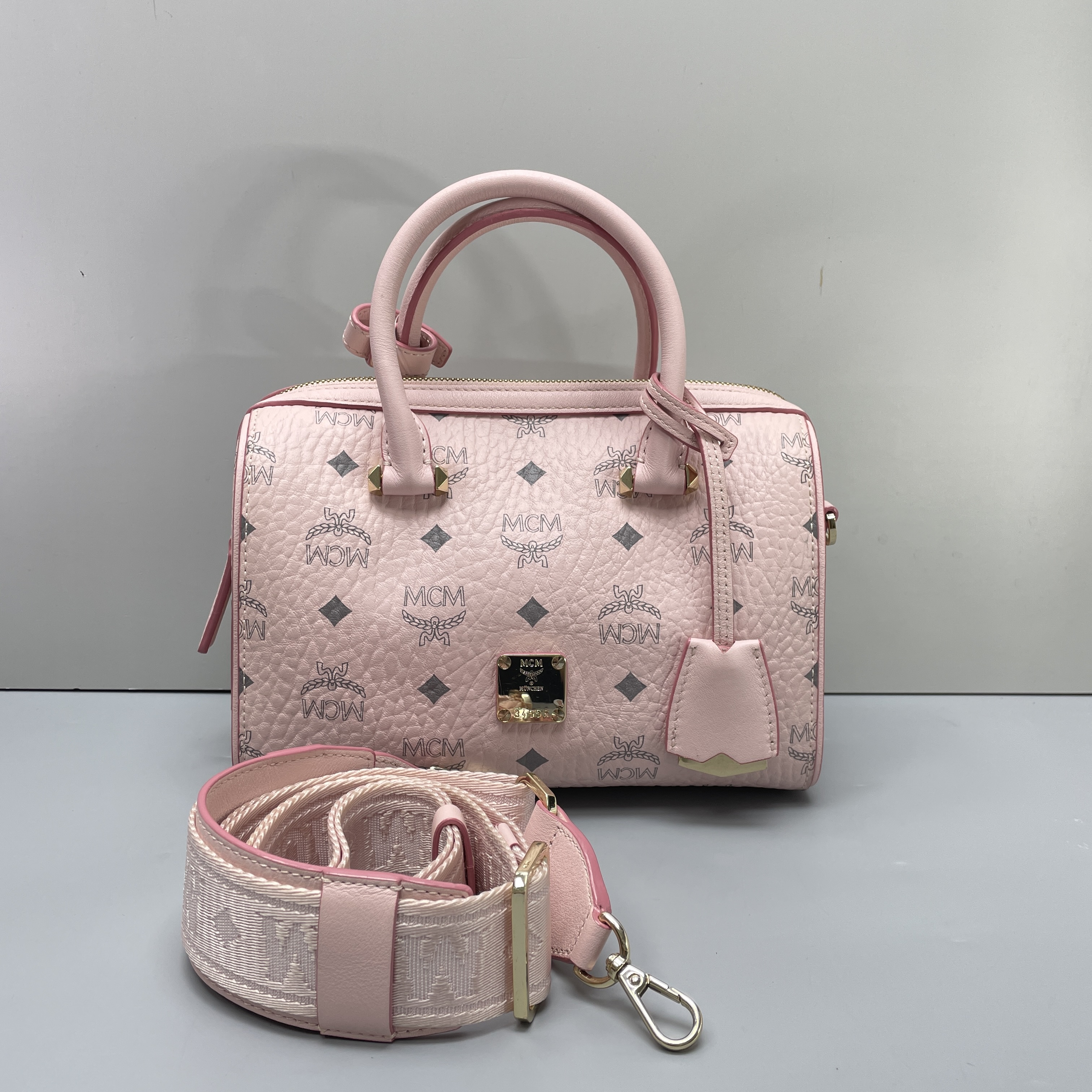 95新 MCM 媚姐/mcm轻雾粉色小号波士顿包22x16x11cmG080601