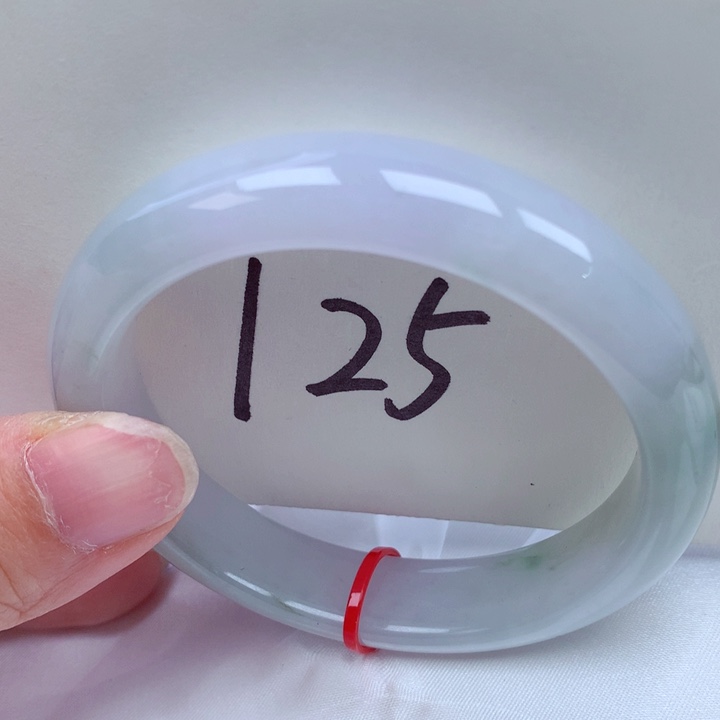 翡翠手镯未镶嵌翡翠