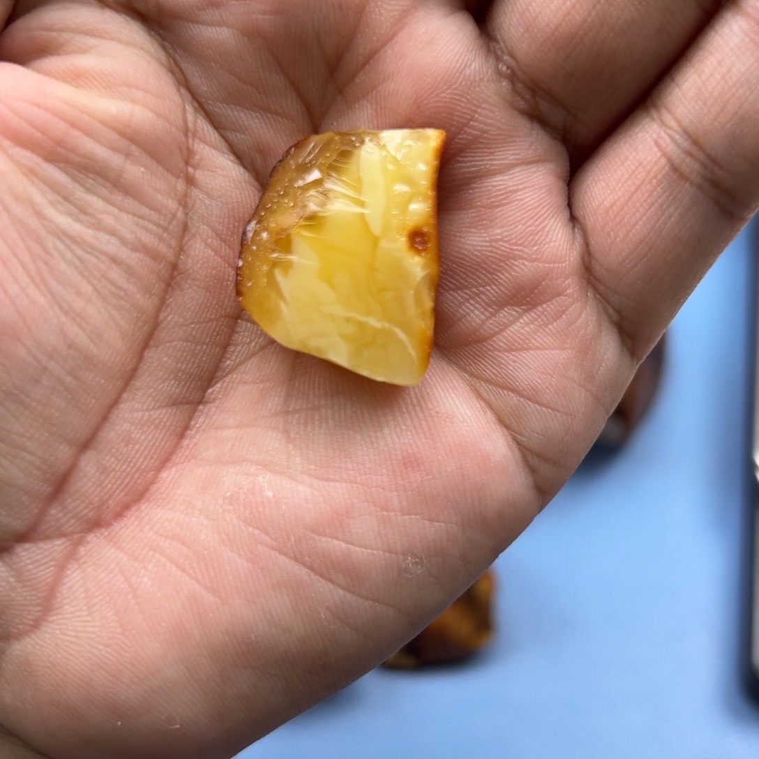 定制琥珀未镶嵌蜜蜡定制