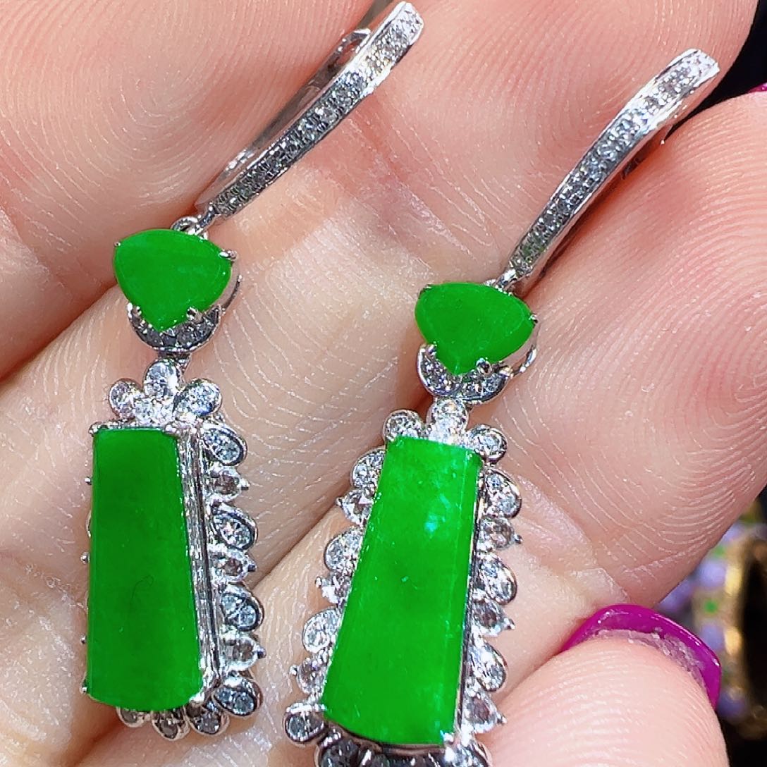 翡翠18K金镶嵌耳饰签收后24小时鉴赏期