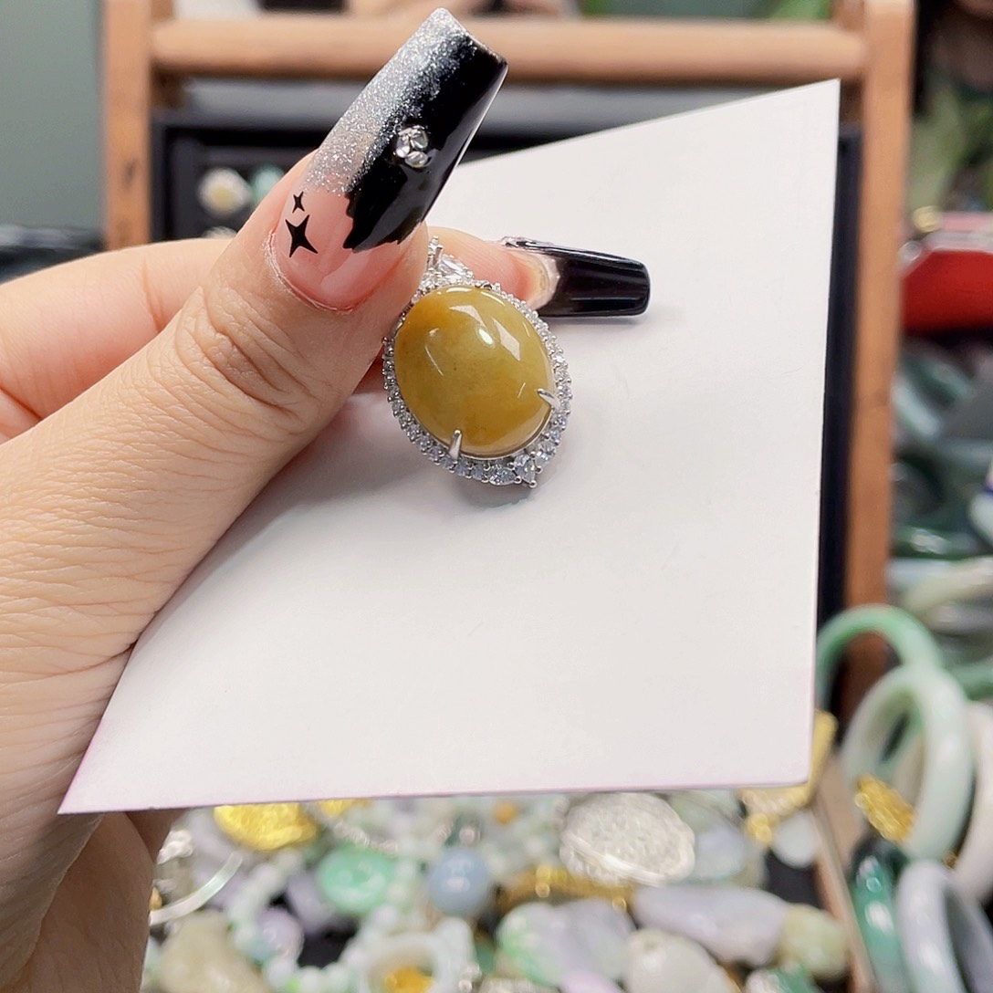 翡翠未镶嵌颈饰天然翡翠Ａ货