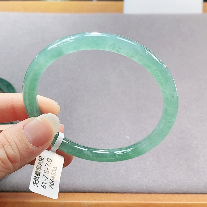 【闪购商品】翡翠手镯（圆镯）未镶嵌
