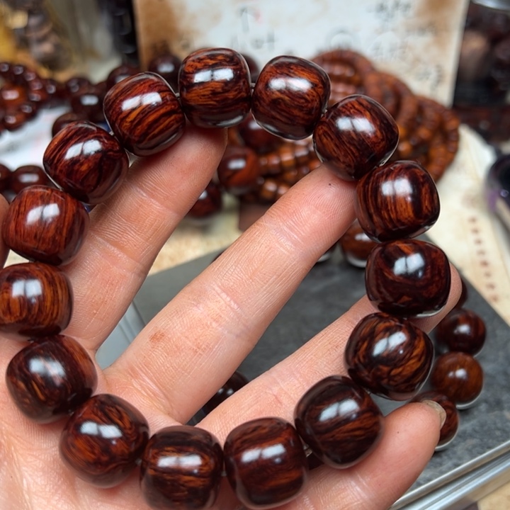 藤类海南红降1516老型黑金底天花板