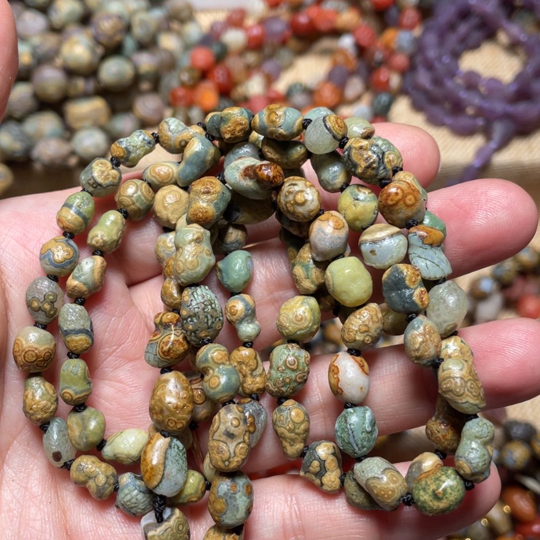 蛇***子玛瑙/玉髓手链合金