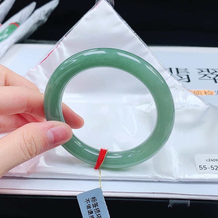 翡翠手镯（圆镯）未镶嵌缅甸天然a货手镯55