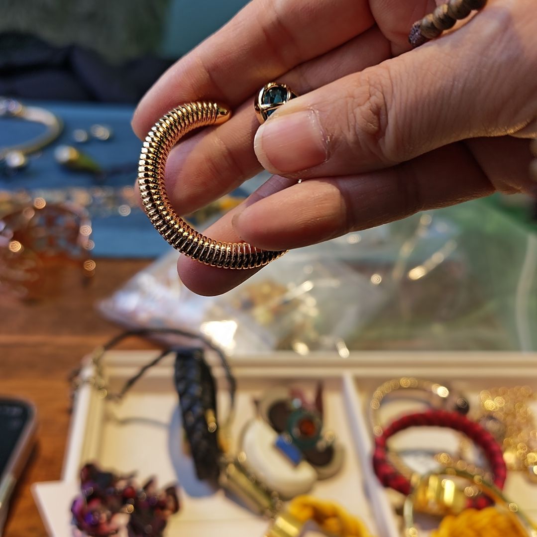 纯铜合金琉璃一对环形耳饰，蓝色