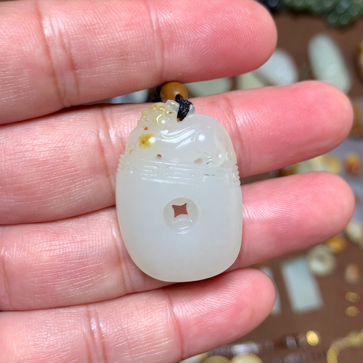 颈饰未镶嵌和田玉