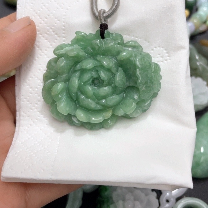 【闪购商品】翡翠颈饰未镶嵌天然翡翠