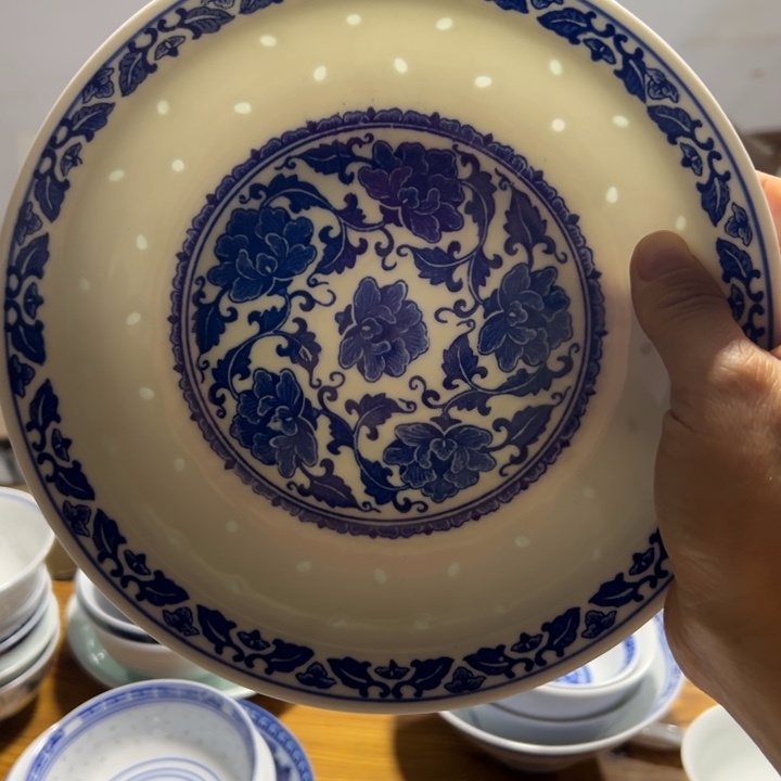碗青花玲珑8寸牡丹盘子