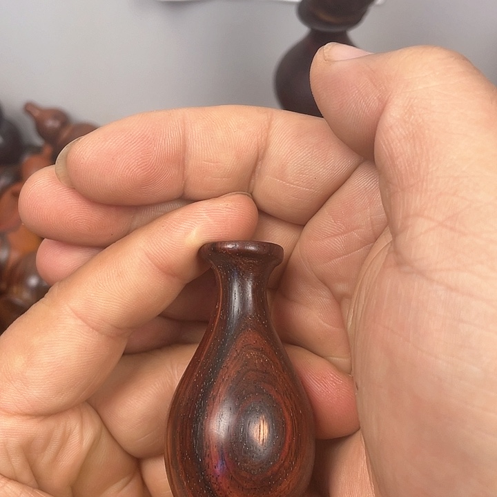 微凹黄檀（南美大红酸枝）