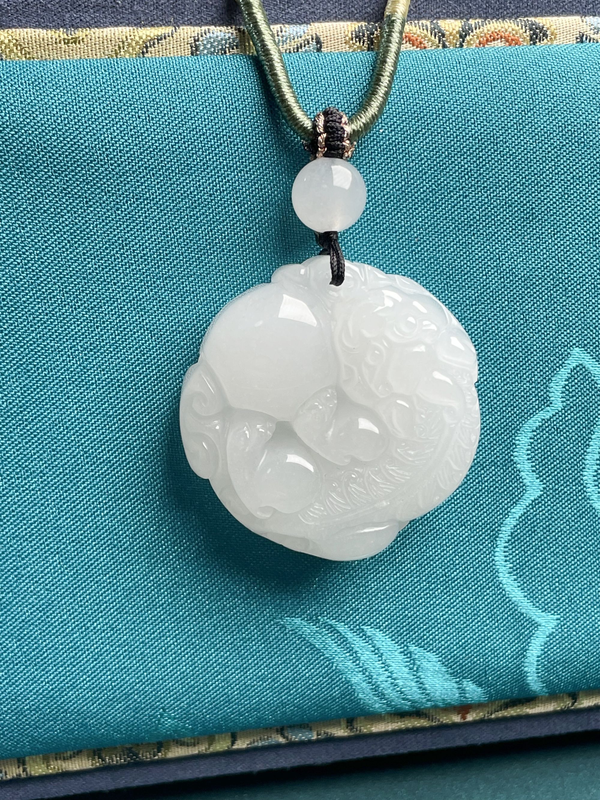 天然玉石无优化新疆金丝玉天山翠有求必应貔貅牌送绳子