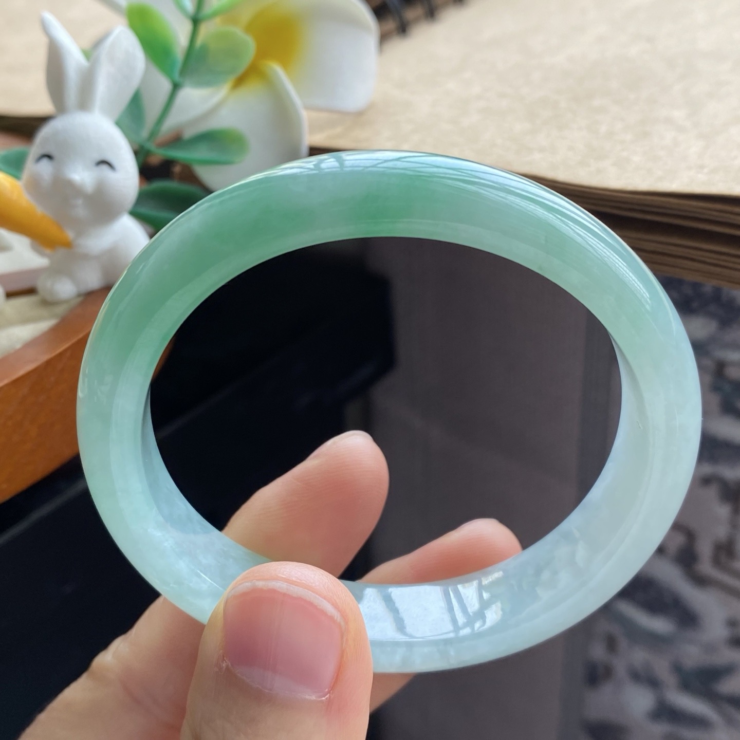 02.16批甜绿贵妃镯702号55.8-48.9-12.1-7.3贵妃甜绿色似天然翡翠