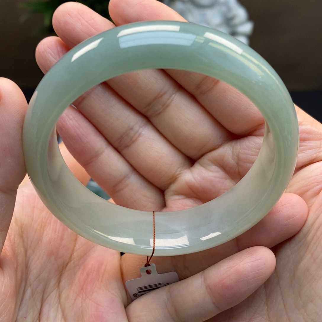 翡翠手镯未镶嵌天然