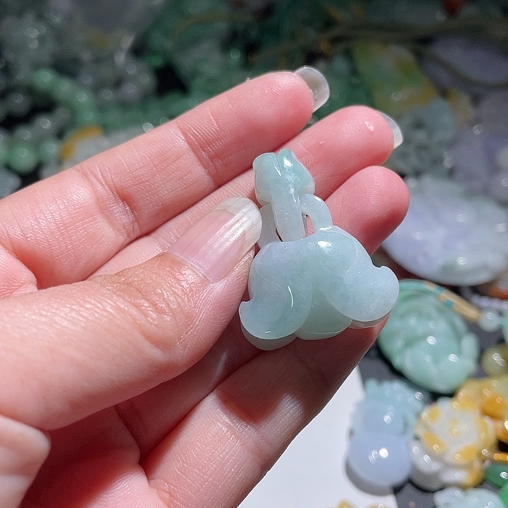 颈饰未镶嵌翡翠天