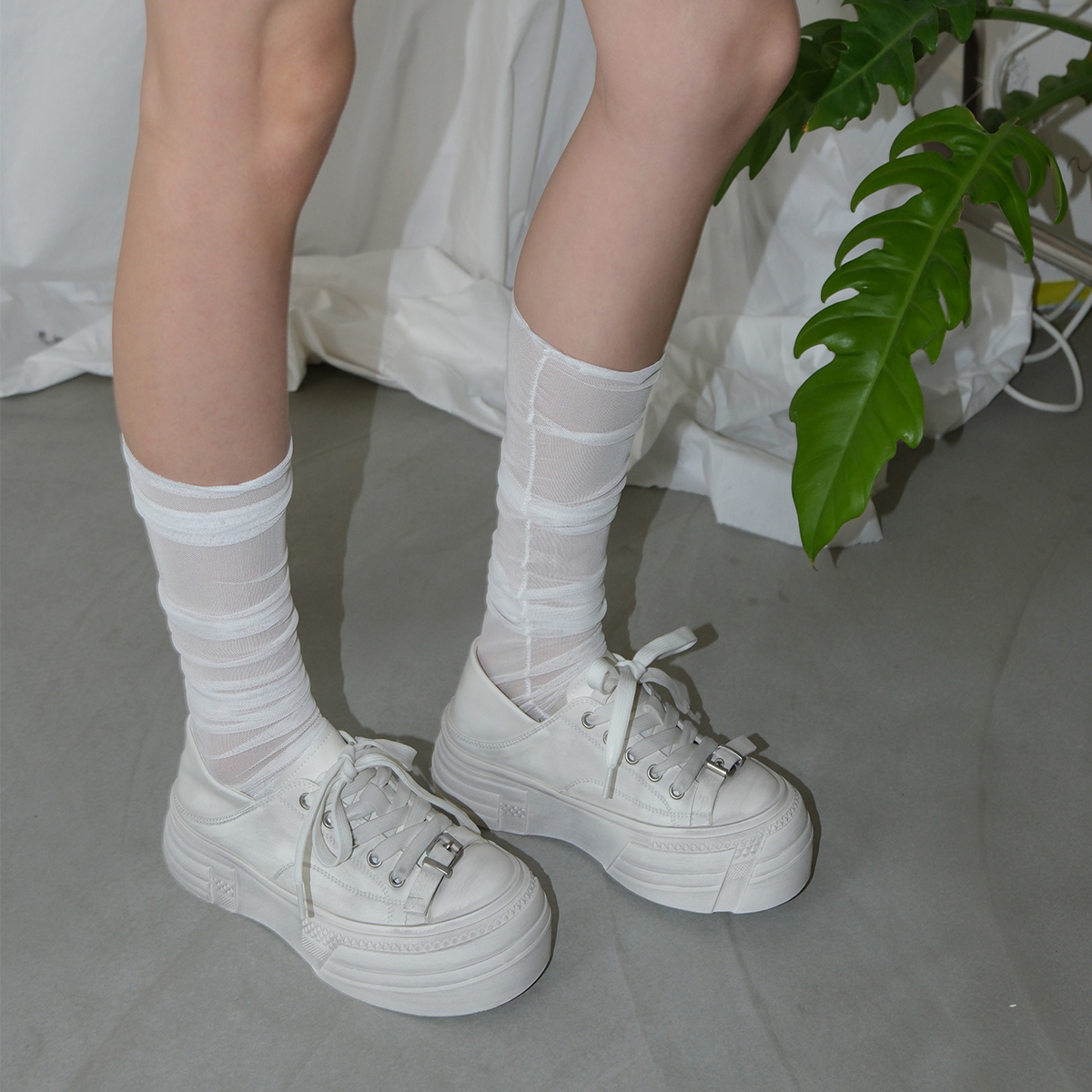 Mooreyu厚底小白鞋女春夏新款真皮做旧擦色舒适休闲百搭脏脏板鞋