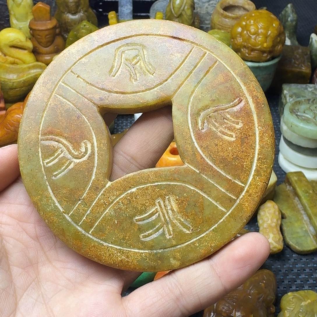 白玉菩提吊坠。。。