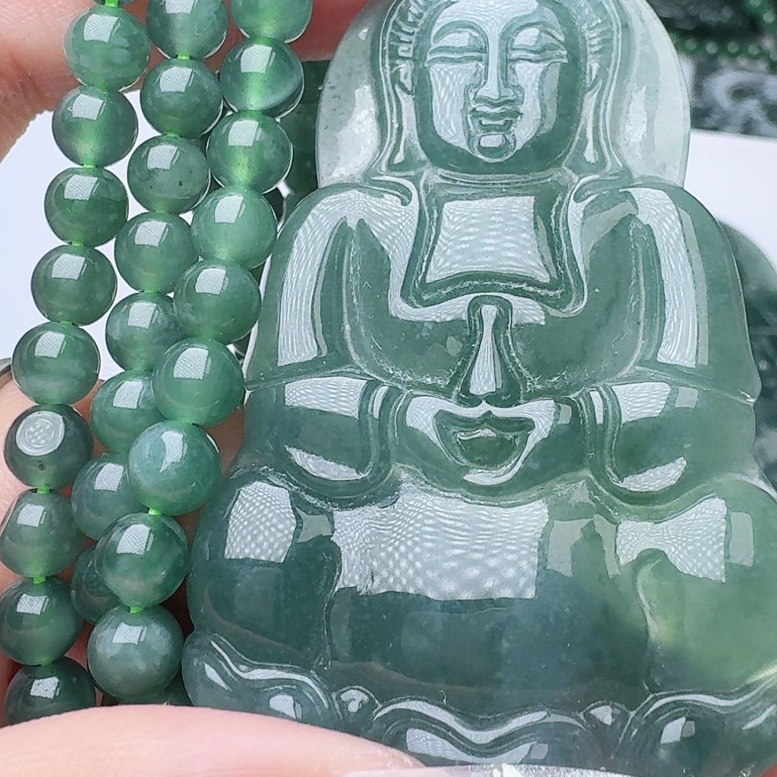 翡翠未镶嵌颈饰多样性发其一