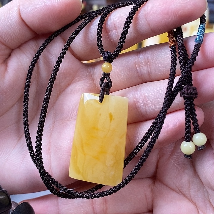 琥珀未镶嵌裸石无事牌