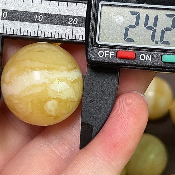 蜜蜡未镶嵌裸石158