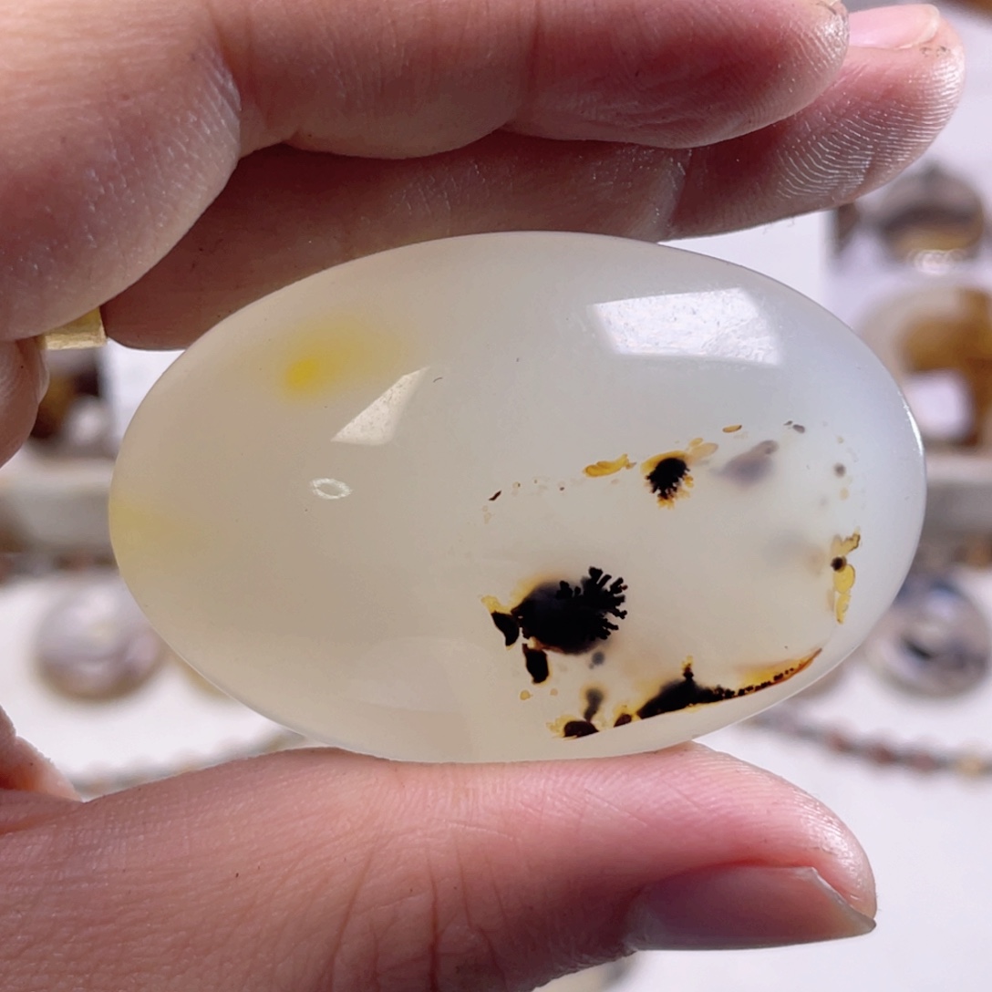 玛瑙/玉髓未镶嵌珠宝奇石