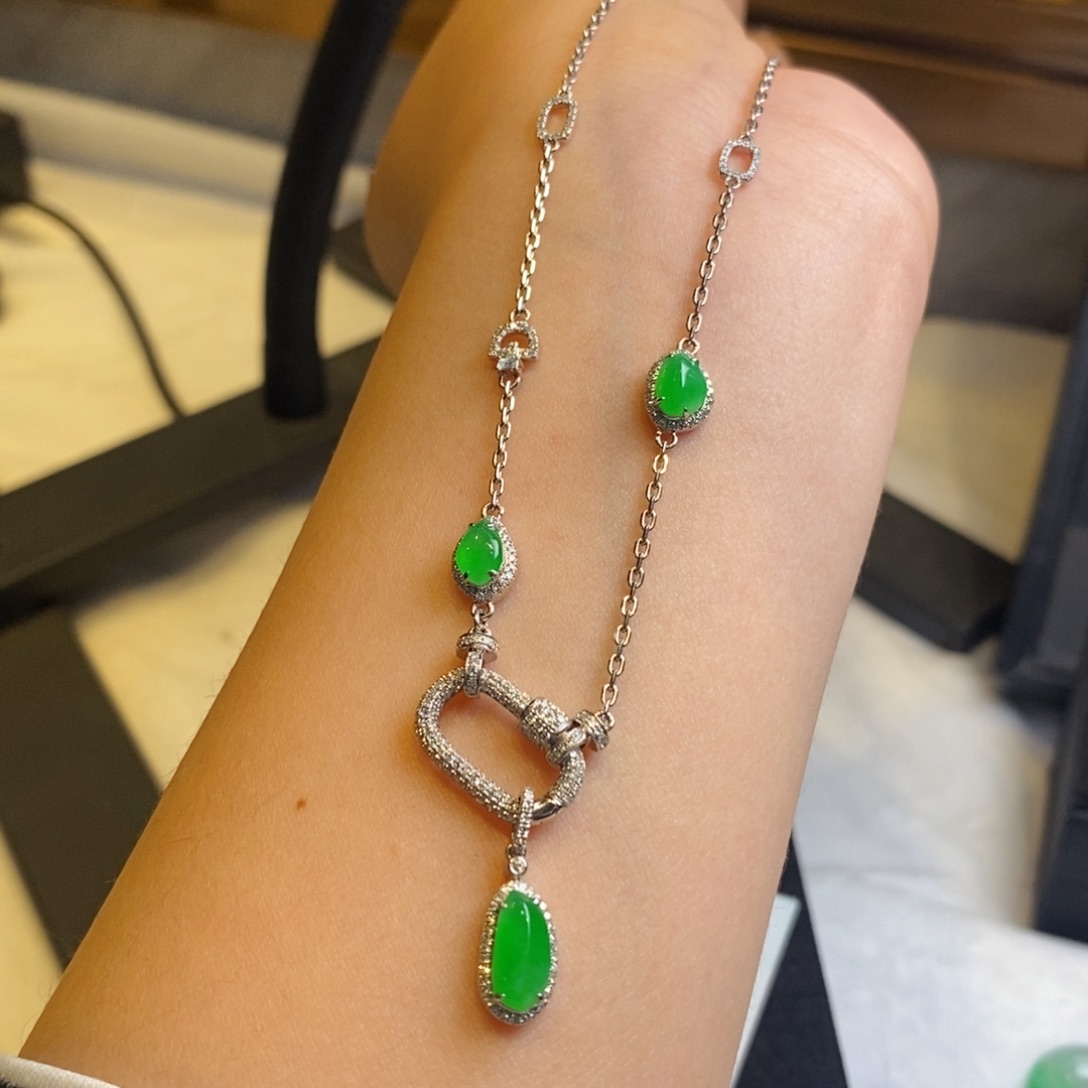 翡翠颈饰18K金镶嵌设计款万能链