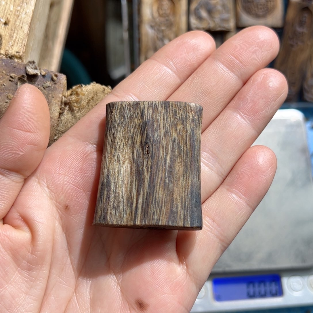 沉香吊坠白棋素牌8.3克