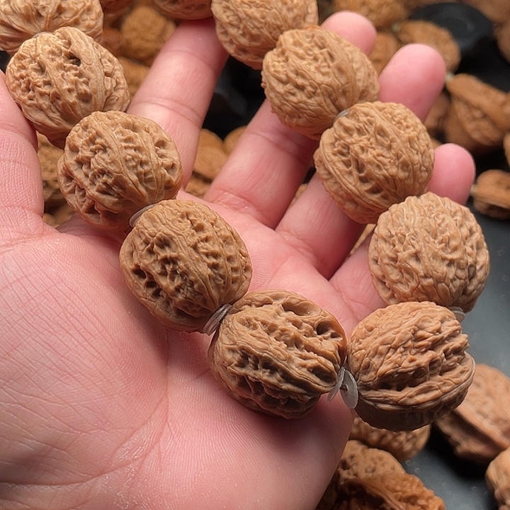 飞***点文玩核桃吊坠10夜明珠