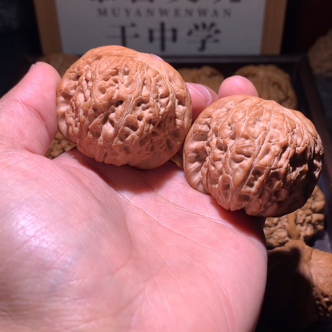 文玩核桃把件47血麒麟