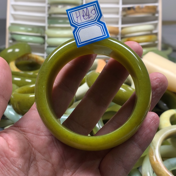 蛇纹石玉手镯未镶嵌H****婷