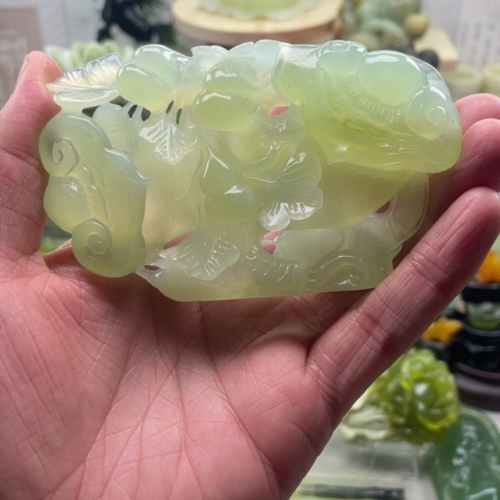 蛇纹石玉未镶嵌四大名玉手把