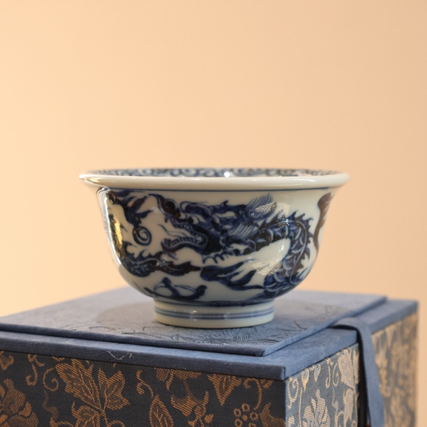 【金泓窑】青花龙纹压手杯